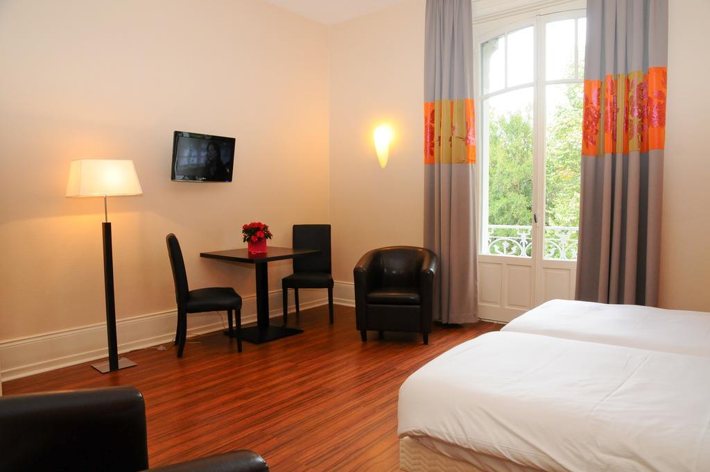 Garden & City Luxeuil Ex Le Metropole Et Les Thermes Exterior photo