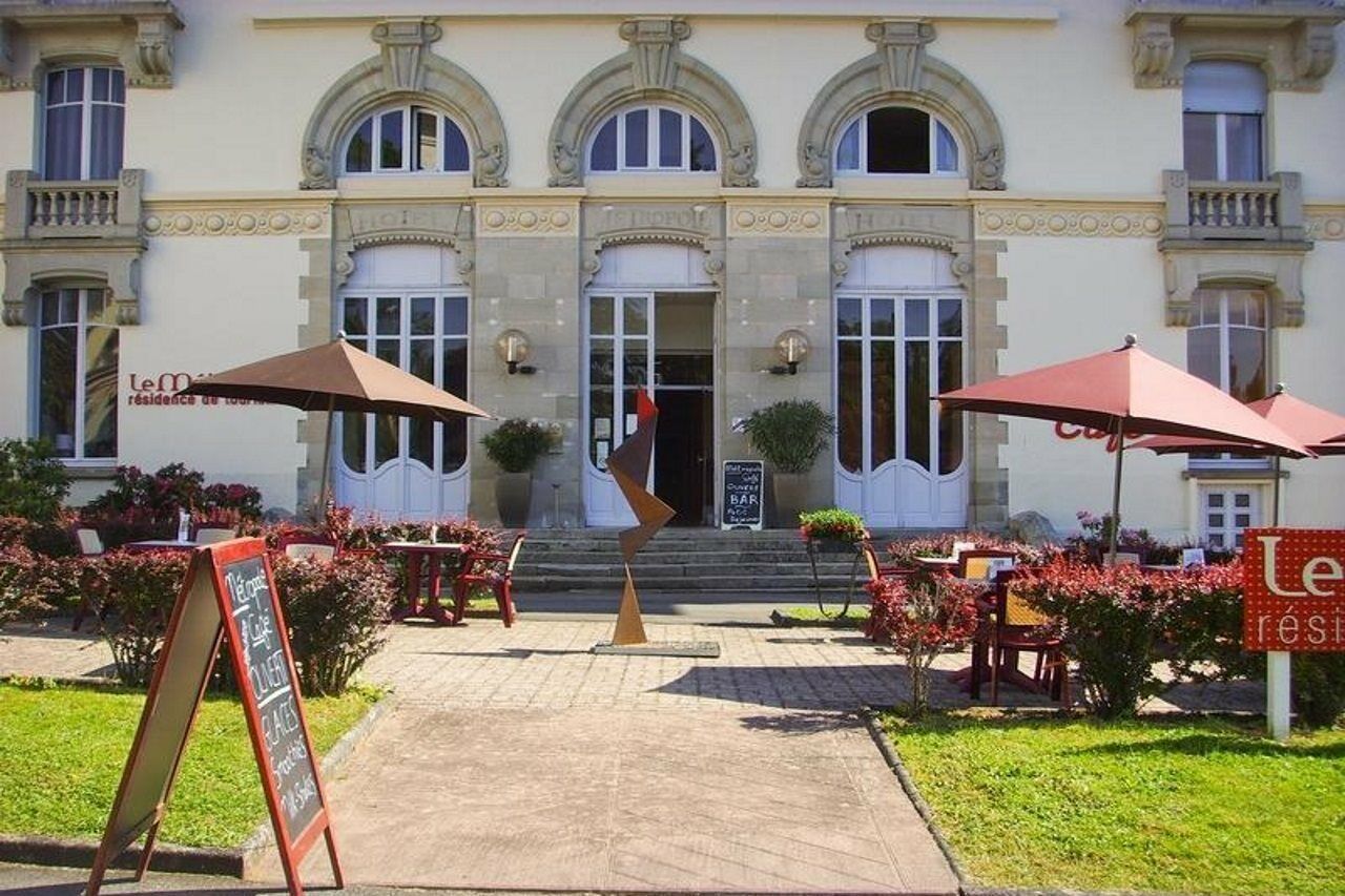 Garden & City Luxeuil Ex Le Metropole Et Les Thermes Exterior photo